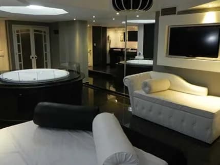 Hotel Caravelle