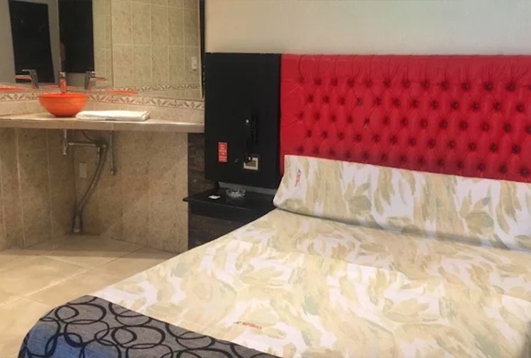 Habitación del hotel albergue transitorio Fenix en el barrio de Flores