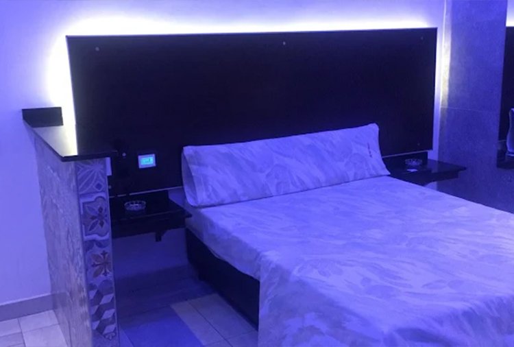 Habitación del hotel albergue transitorio Fenix en el barrio de Flores