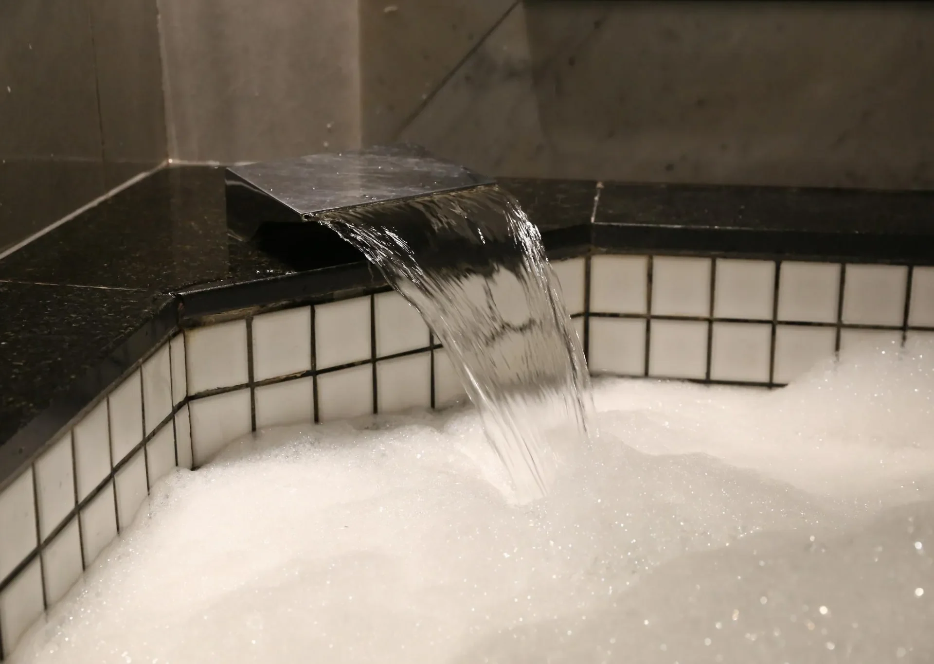 hotelnoya-guiadetelos-suitehidro2