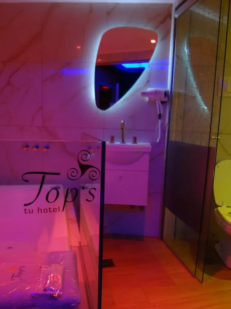 hoteltuhoteltops-suite6