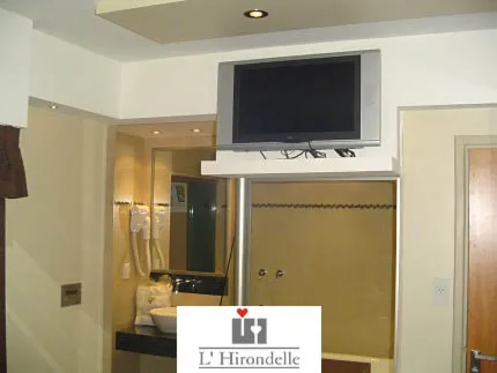 guiadetelos-hotellhirondelle5