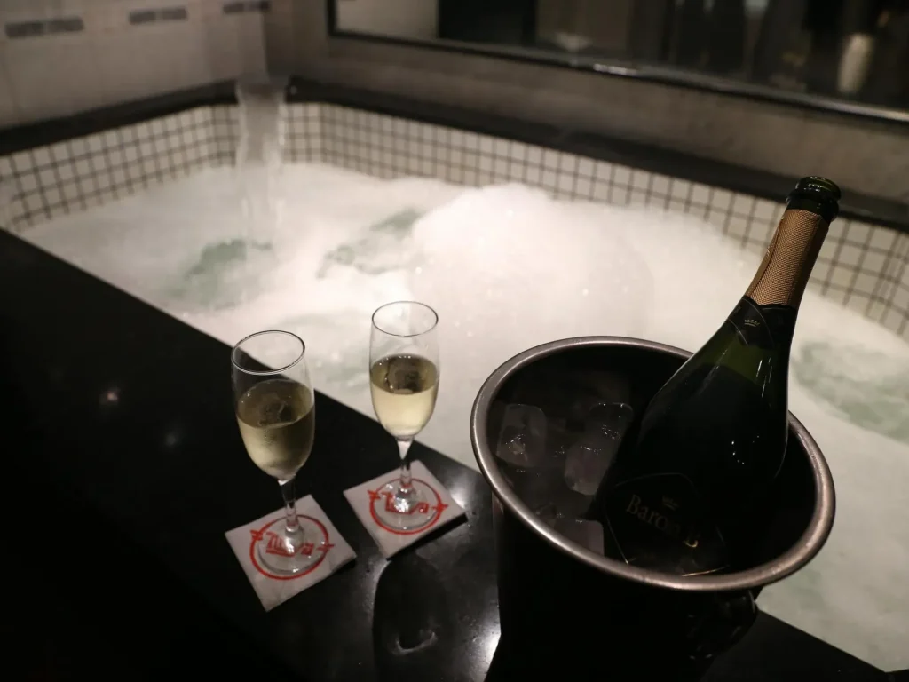 hotelnoya-guiadetelos-suitehidro